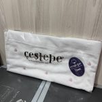Рушник Cestepe для обличчя білий з рожевими сердечками, губами та бантиками, 50x90 см
