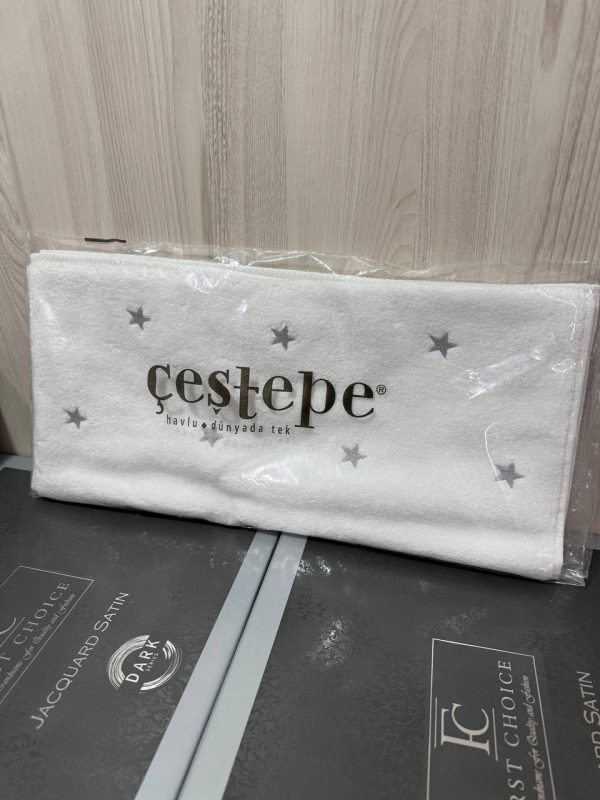 Рушник Cestepe для обличчя білий з рожевими сердечками, губами та бантиками, 50x90 см